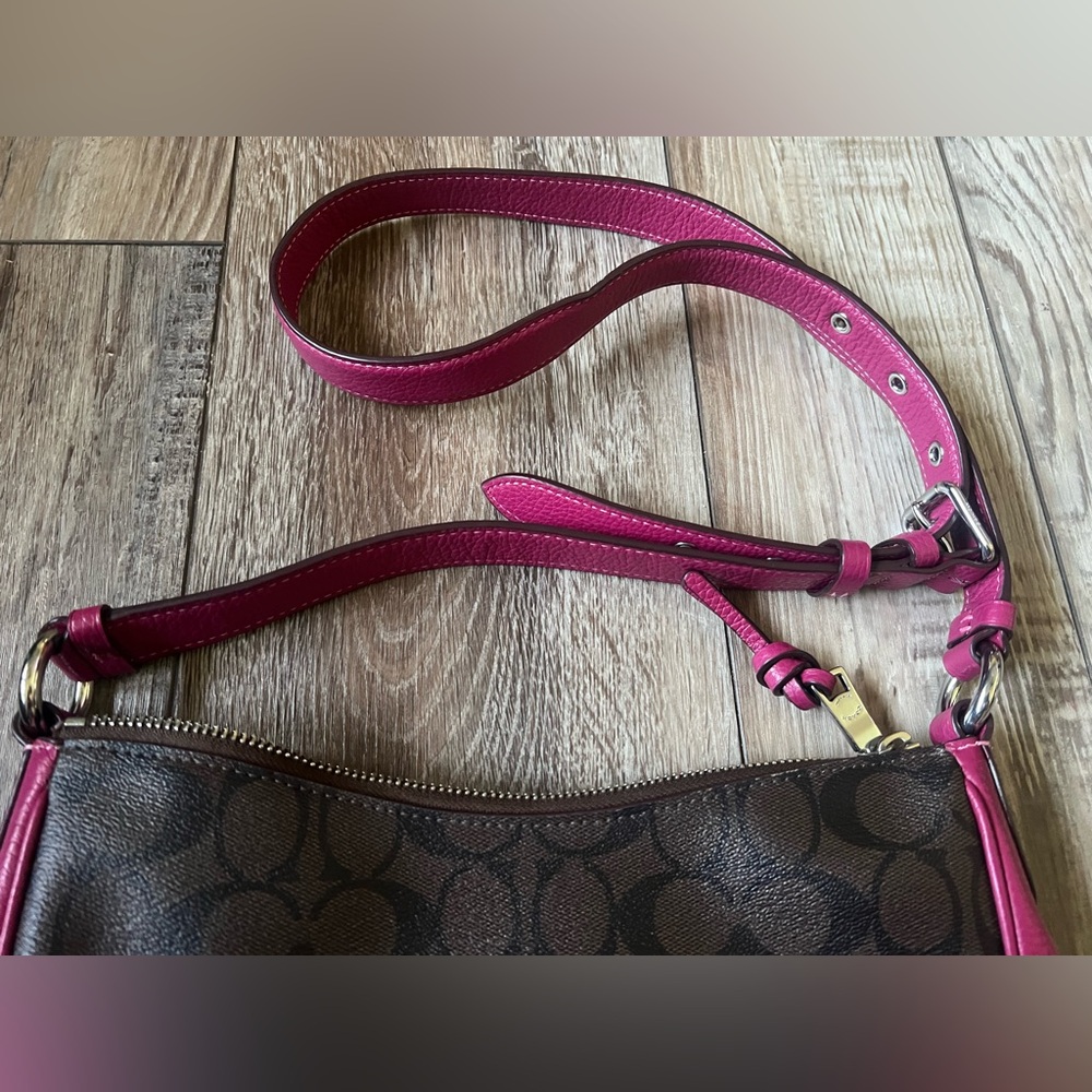 Coach Ellie File Bag In Signature Canvas - Picture 5 of 16